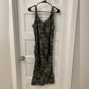 Old Navy Maternity Olive Leaf Print Midi Dress